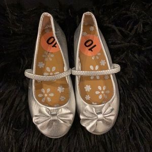 BRAND New Girls Silver Ballet Flat